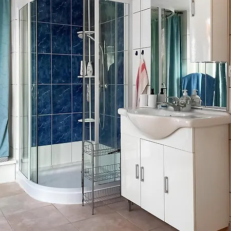 2 Bedroom Awesome In *